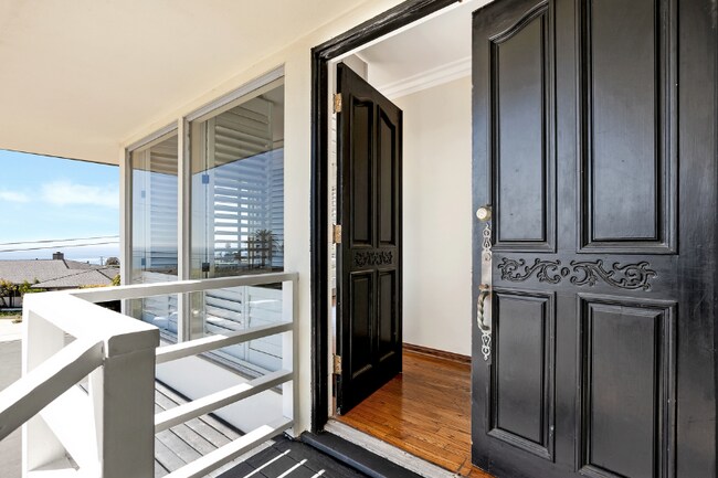 Foto del edificio - 5651 Ladybird Ln