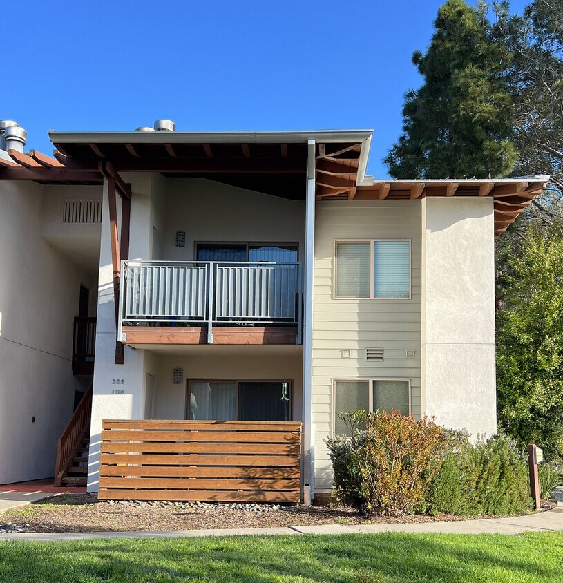 Foto principal - 1810 S El Camino Real