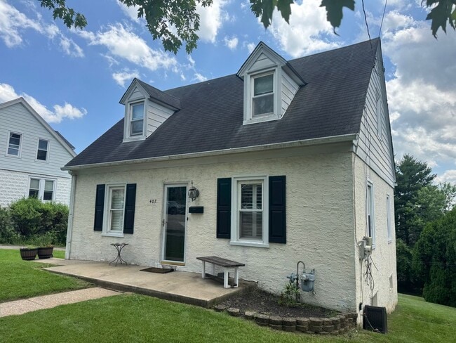 Building Photo - Beautiful Conshohocken 3 Bedroom 1 bath Ca...