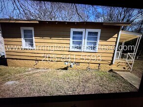 Building Photo - 4549 40th Pl N