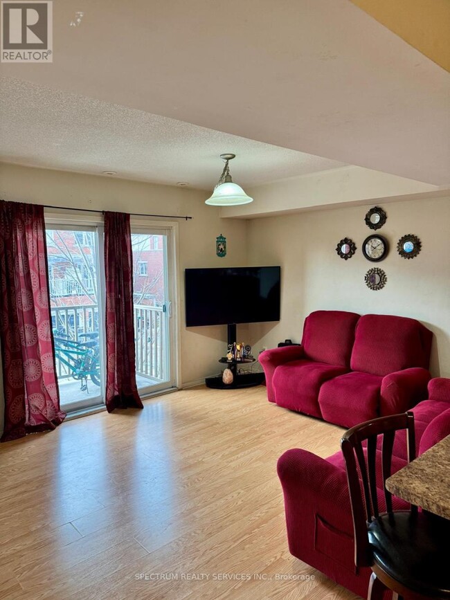 Building Photo - 3250 Bentley Dr