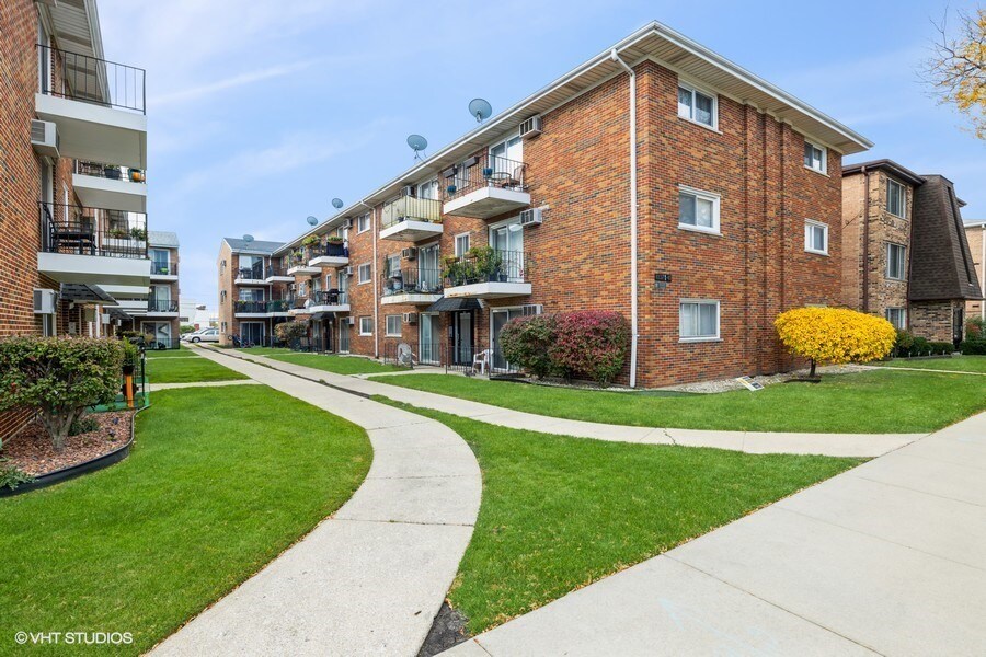 Primary Photo - 6137 W 64th Pl