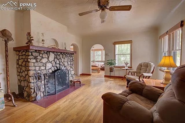 Building Photo - 1017 Iowa Ave