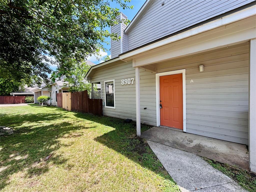 Foto principal - 8907 Schick Rd