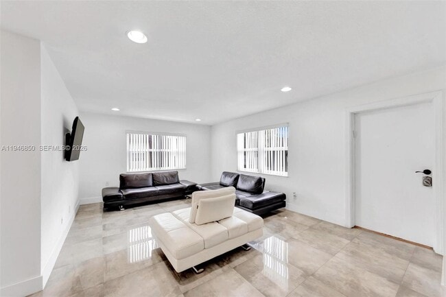 Foto del edificio - 4530 SW 54th St