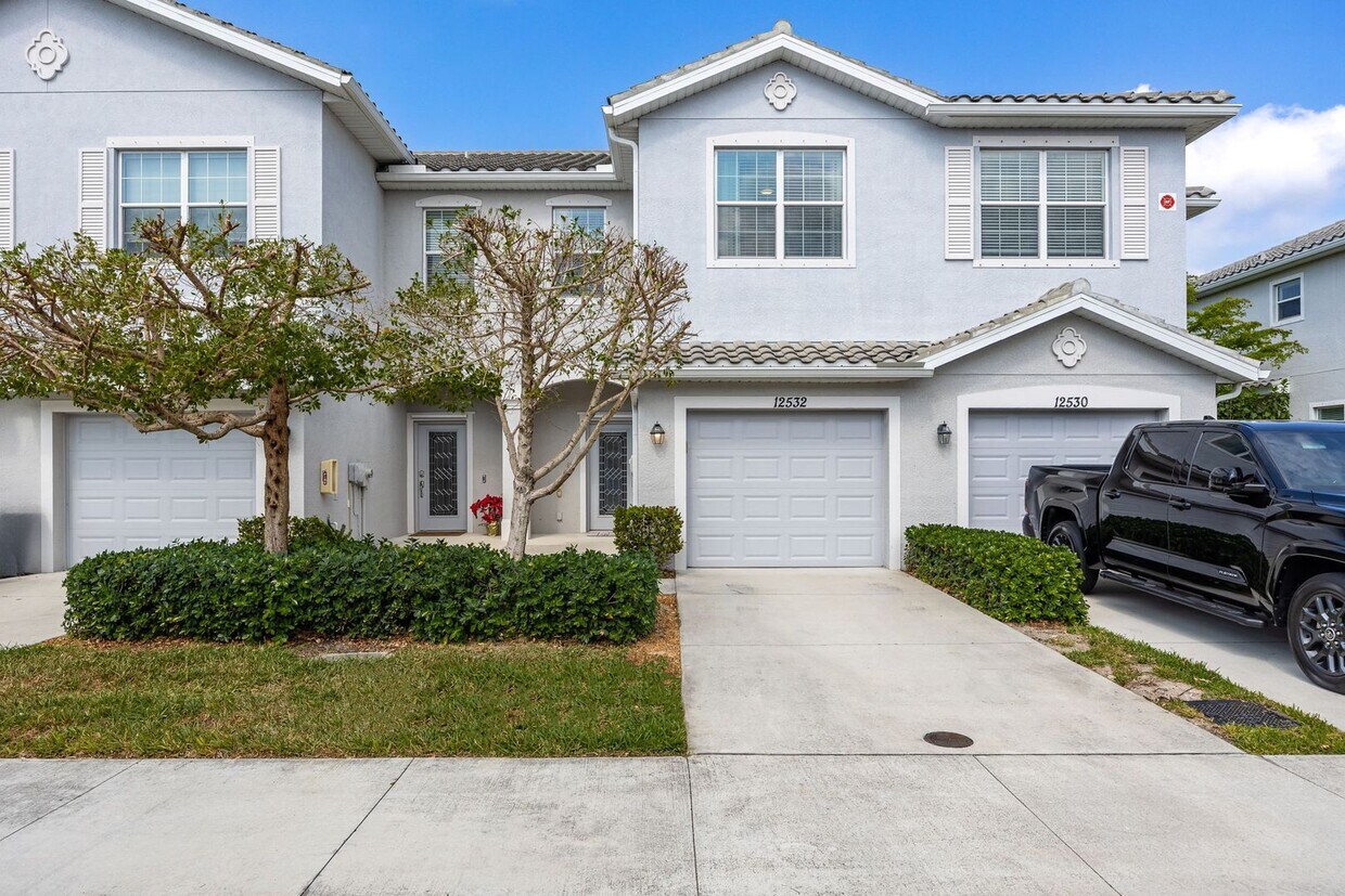 Foto principal - Experience Town Home living.. Welcome to W...
