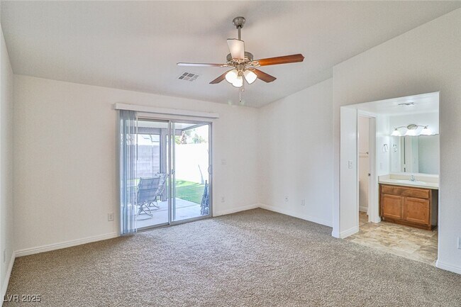 Building Photo - 4413 Live Oak Dr