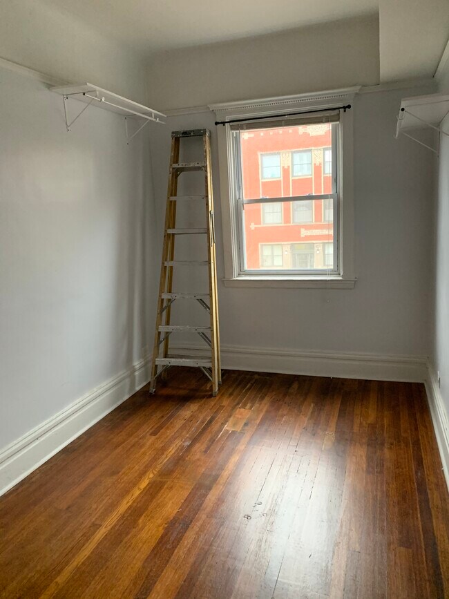 Foto del edificio - 4917 S Vincennes Ave