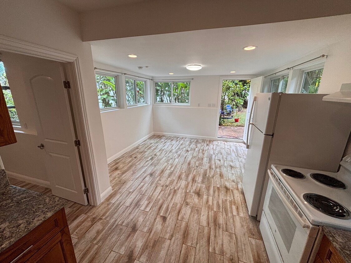 Sala de estar - 3658 Woodlawn Dr