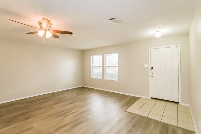 Foto del edificio - 541 Magdalen Ave