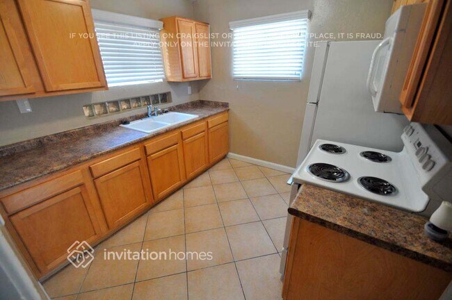 Foto del edificio - 806 E Amelia Ave