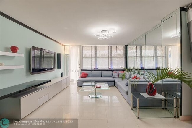 Building Photo - 305 N Pompano Beach Blvd