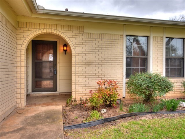 Front entrance - 10611 Mcmillian Drive