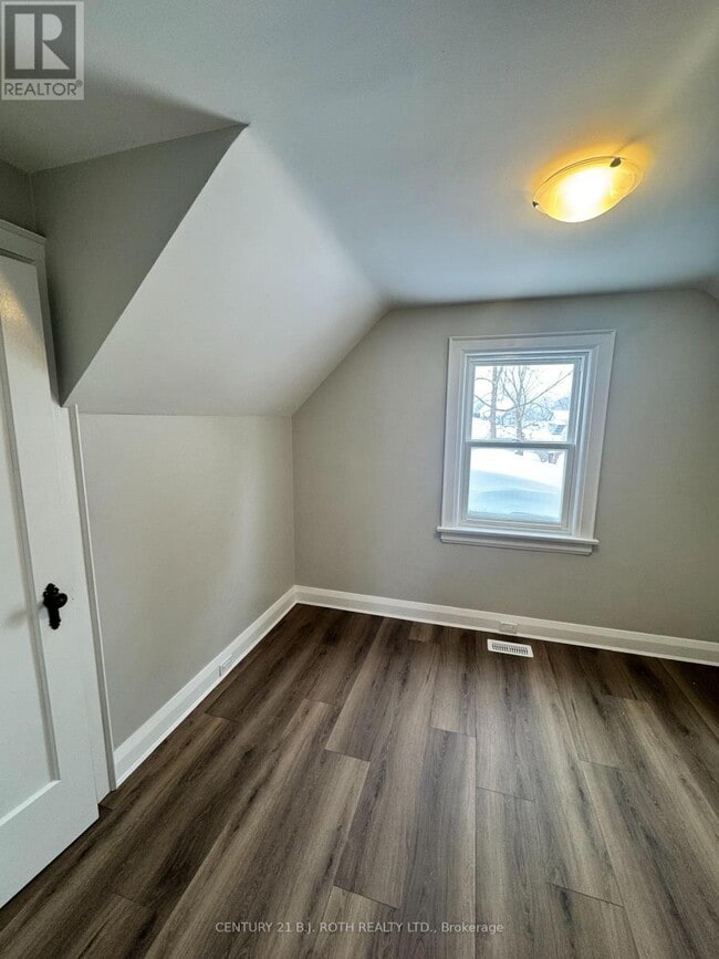 Building Photo - 48 Drury Ln