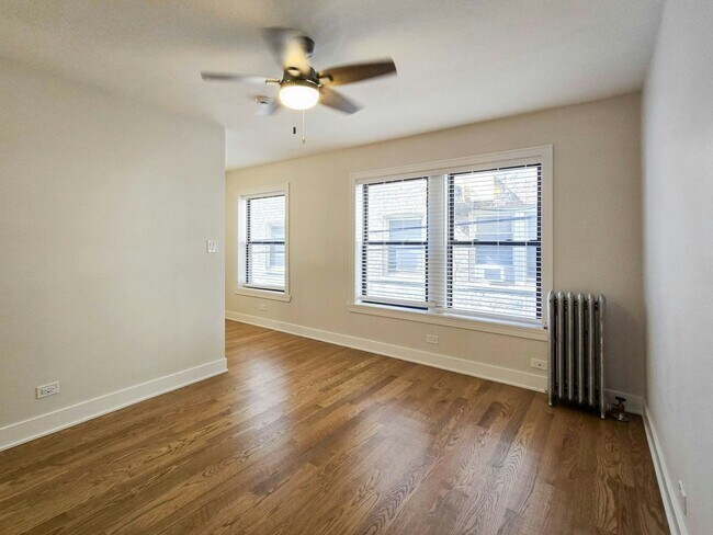 Foto del edificio - 516 W Cornelia Ave