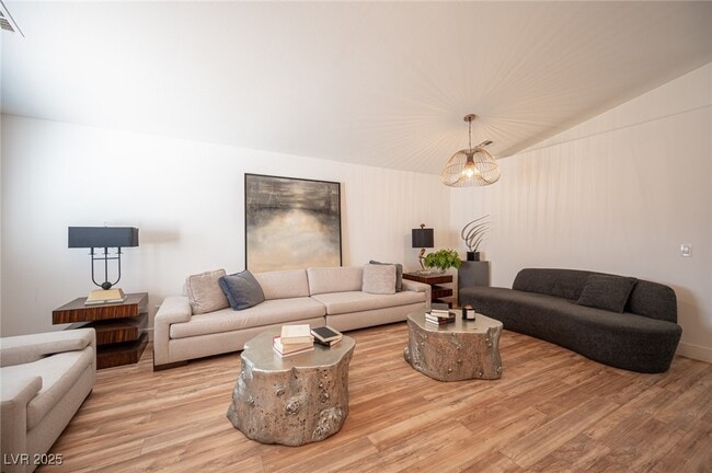 Foto del edificio - 5312 Bright Sky Ct