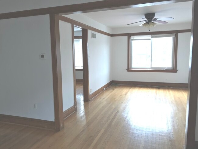Foto del edificio - 6248 Ogden Ave