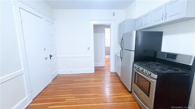 Foto del edificio - 134 Mansfield St