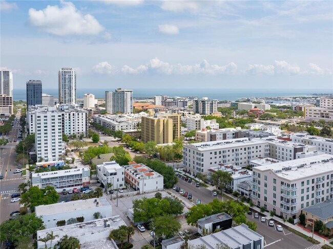 Foto del edificio - 600 3rd Ave S