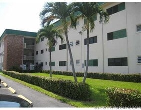 Building Photo - 1420 Atlantic Shores Blvd