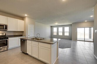 Building Photo - 2028 Gill Star Dr