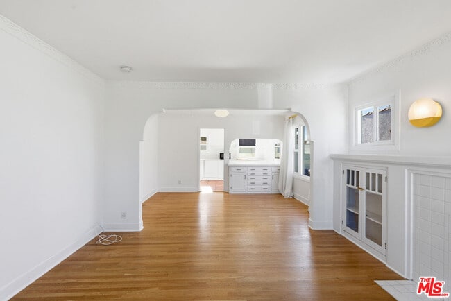 Building Photo - 6743 Arlington Ave