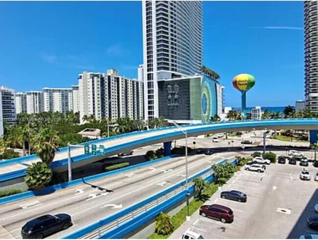 Foto del edificio - 1801 S Ocean Dr