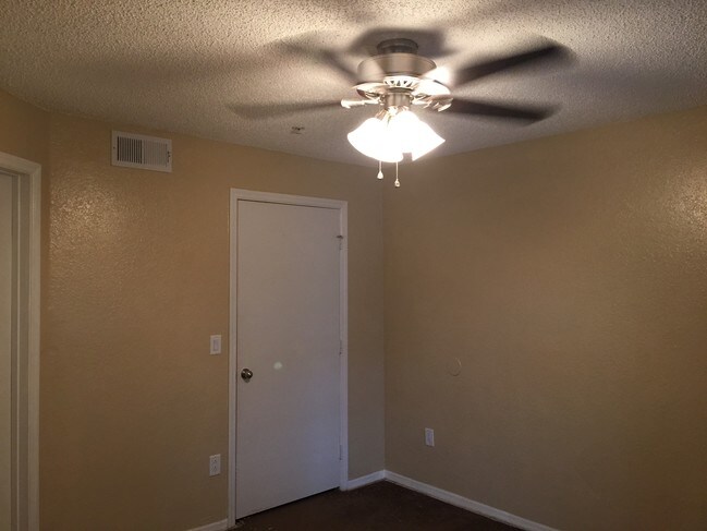 Building Photo - 2216 Grand Cayman Ct