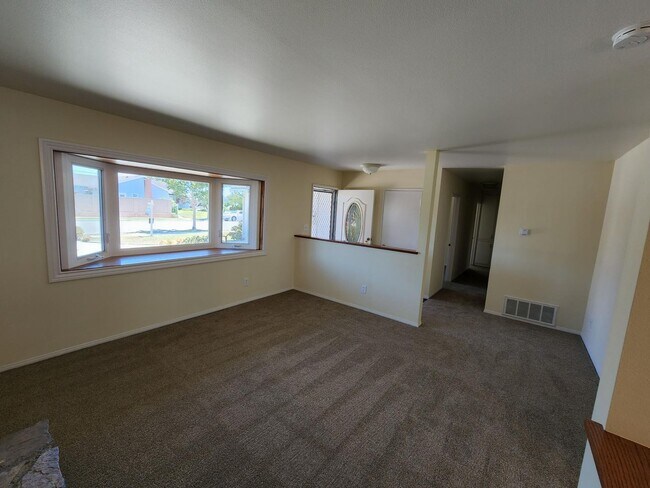 Foto del edificio - 3 Bedroom 2 Bath Home,