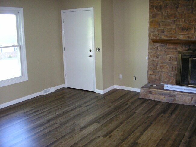 Foto del edificio - 2516 Edgehill Pl