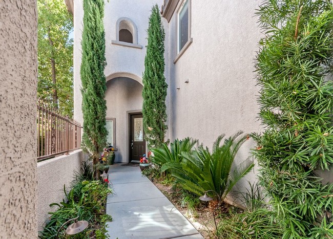Building Photo - 12049 W Cielo Amber Ln