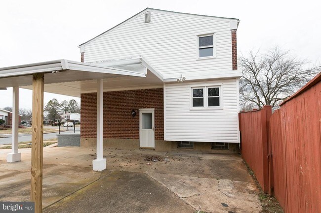 Foto del edificio - 6231 Robin Hill Rd