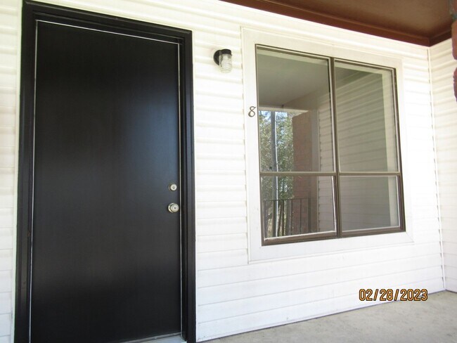 Foto del edificio - Newly Renovated- 2 bedroom, 2 bathroom apartment-Willow Run Apartments