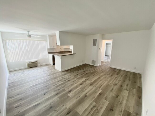 Building Photo - 3532 Keystone Av