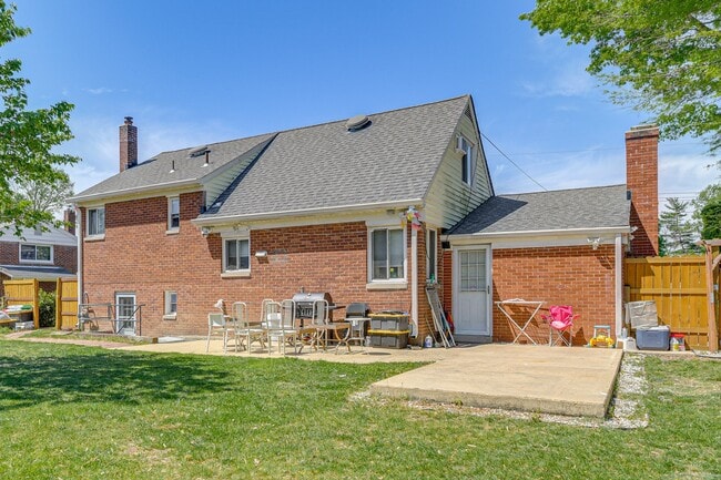 Building Photo - 5929 Camberly Ave