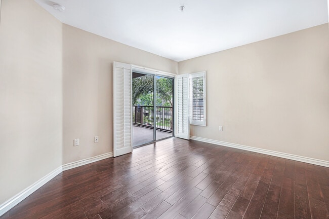 Main Bedroom - 7100 Alvern St