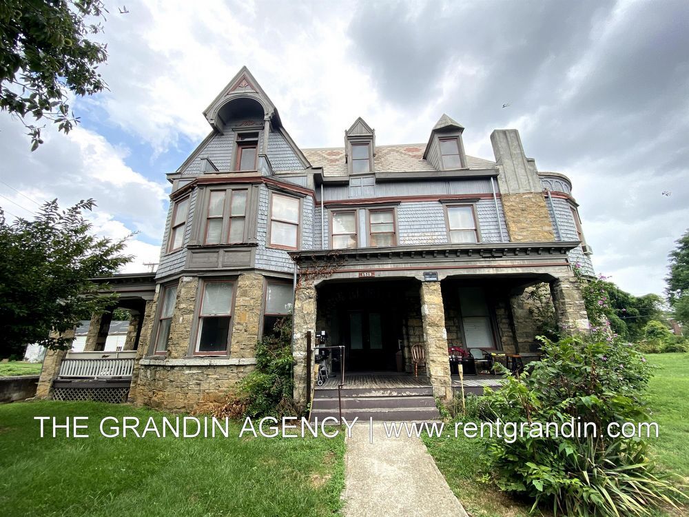 Primary Photo - 1529 Patterson Avenue Southwest - 2