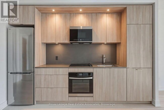 Photo du bâtiment - 25 Cordova Ave