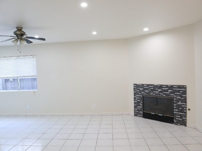 Building Photo - 15381 Monterey Ave