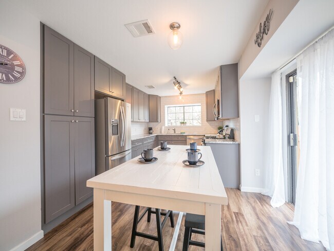 Building Photo - 2315 Waterway Bnd