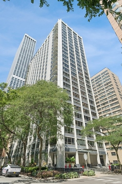 Building Photo - 222 E Pearson St