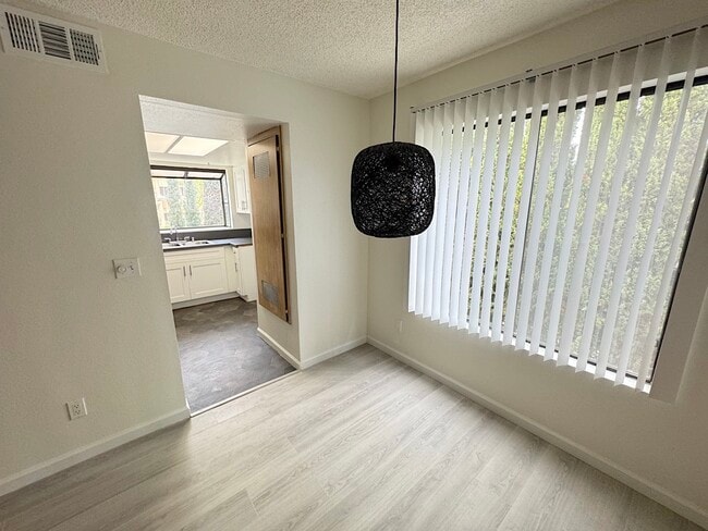 Foto del edificio - 4633 Vermont Pl