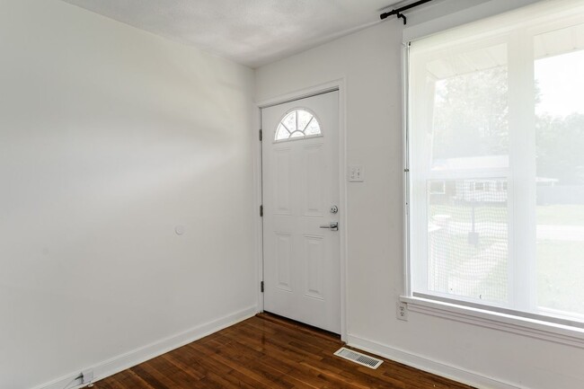 Building Photo - 9507 Stockbridge Dr