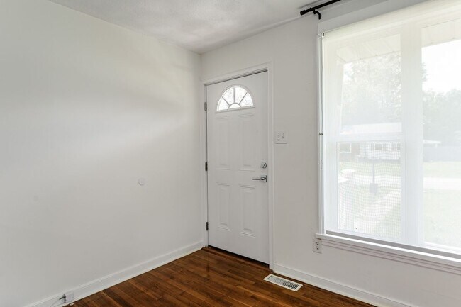 Foto del edificio - 9507 Stockbridge Dr