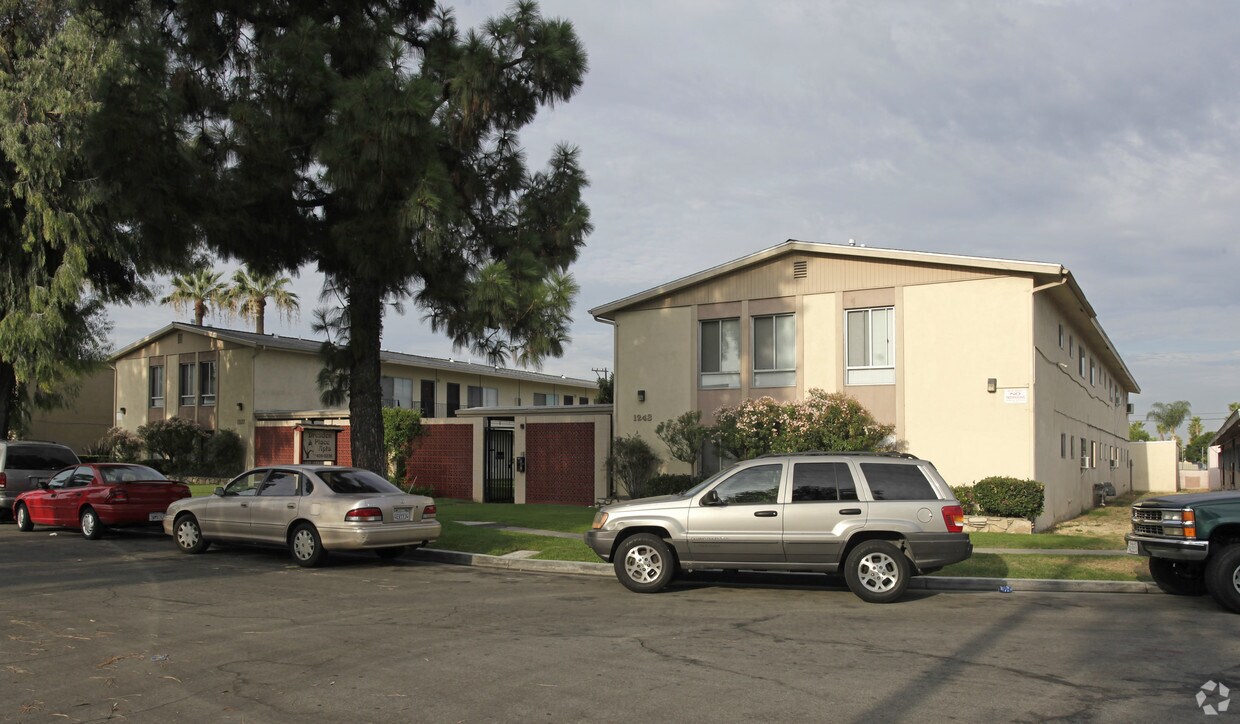 Dresden Apartments Anaheim, CA