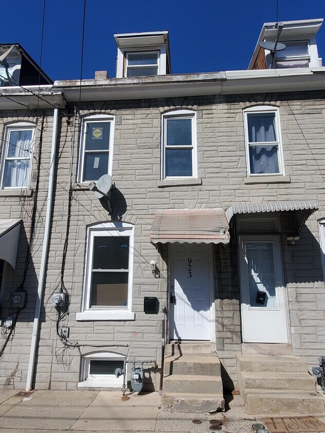 Primary Photo - 923 Culvert St