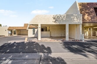 Building Photo - 5207 S Hazelton Ln