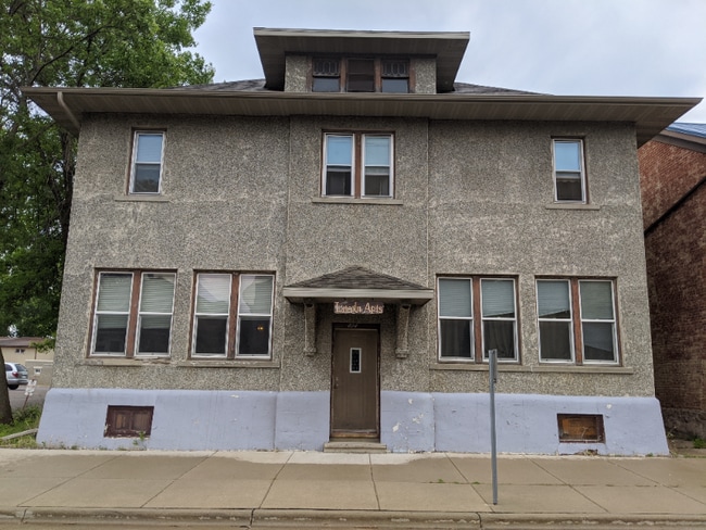 Building Photo - 404 N Minnesota St