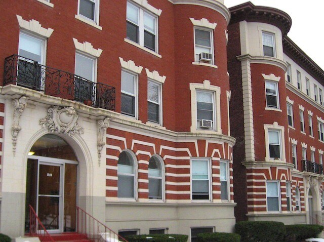 Building Photo - 1595 Beacon St