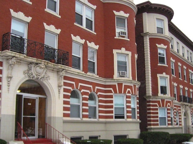 Building Photo - 1595 Beacon St